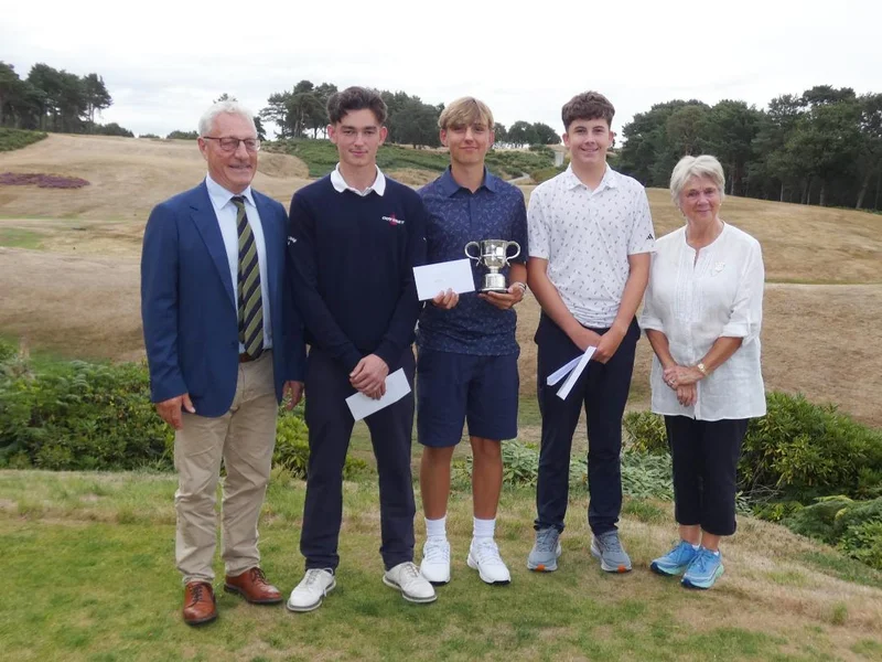 Shane canters to 8 shot win in Boys Chamionship